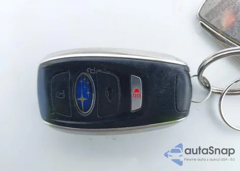 2017 Subaru Legacy 2.5I Limited z USA, uszkodzony, nr VIN 4S3BNAN62H3005711